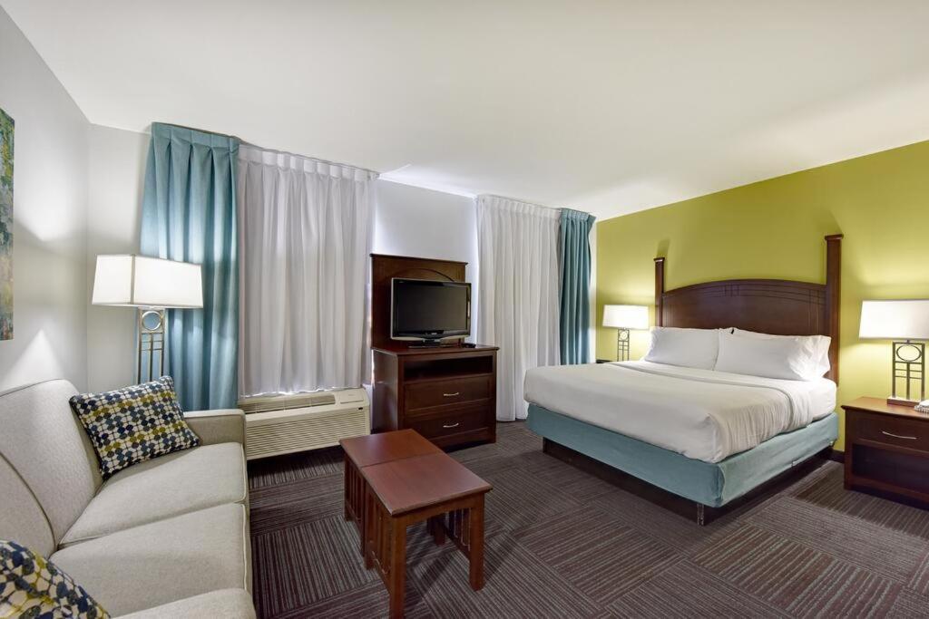 Staybridge By Ihg 3* London
