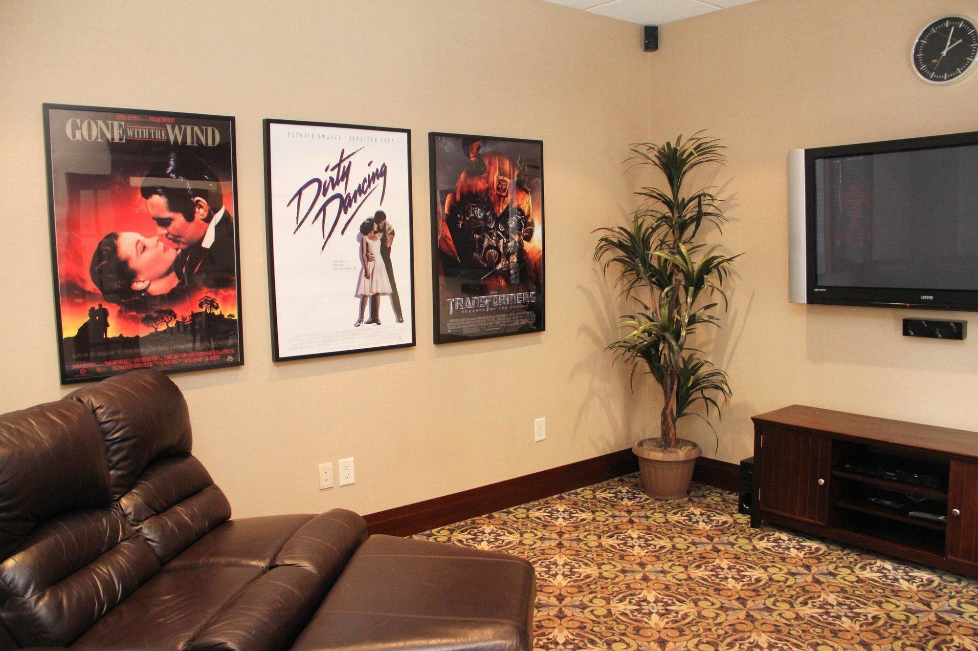 Hotel Staybridge By Ihg 3*