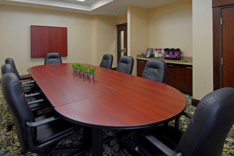 Staybridge By Ihg Hotel 3*